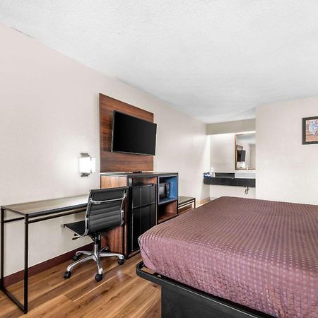 Econo Lodge Charlotte Airport Exterior photo